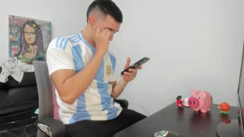 Snapshot of mike3xxx chatting on November 2025 03:42:02 AM mike3xxx online show from November 2025 03:42:02 AM