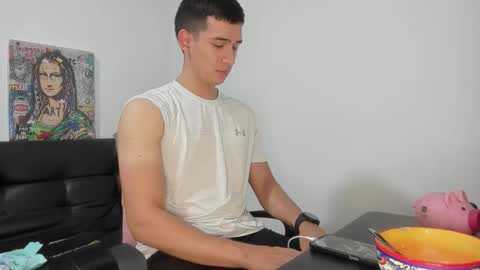 Snapshot of mike3xxx chatting on November 2025 01:04:01 AM mike3xxx online show from November 2025 01:04:01 AM