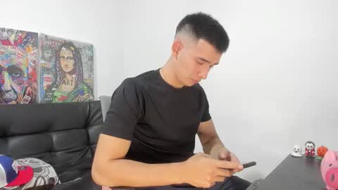 mike3xxx online show from December 2025 11:47:02 PM