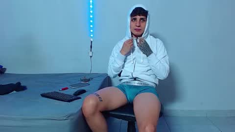 Mike IMDEPENDIENT MODEL online show from October 2025 02:15:01 AM