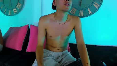 Mike 0233 online show from January 2025 09:39:01 AM