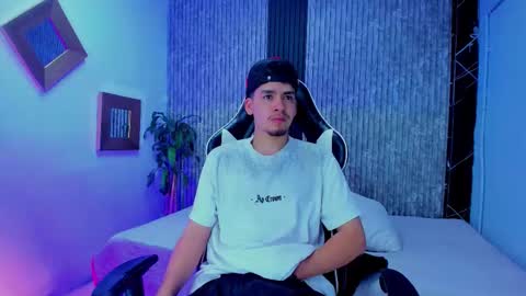 Mike 0233 online show from January 2026 04:16:01 AM