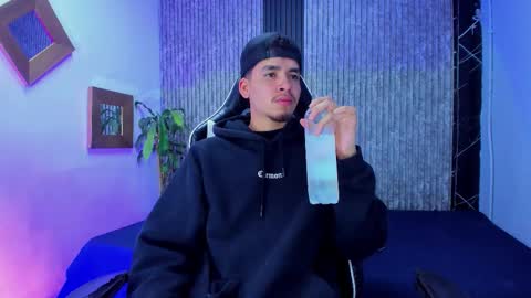 Mike 0233 online show from January 2026 04:16:01 AM