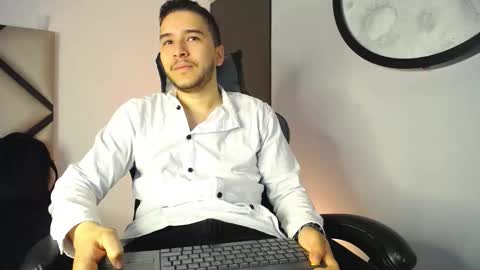 Mike  online show from December 2025 11:52:01 AM