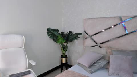 Mike Belle online show from December 2024 10:38:02 PM