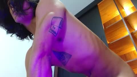 mike_d1030 online show from November 2025 10:01:02 PM