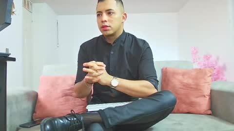 Snapshot of mike_fetish_ chatting on February 2026 12:23:01 PM Im Mike online show from February 2026 12:23:01 PM