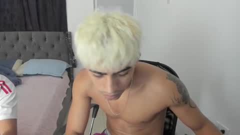 mike_master9 online show from October 2025 11:19:01 AM