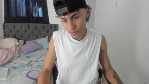 mike_master9 online show from October 2025 05:13:02 PM
