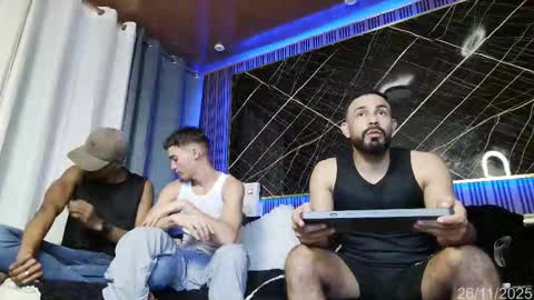 Snapshot of mikebellaco chatting on November 2025 01:40:01 AM Mike El Bellaco online show from November 2025 01:40:01 AM