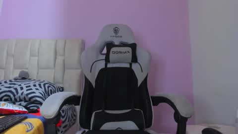 Snapshot of mikebradley15 chatting on January 2026 07:27:01 PM mikebradley15 online show from January 2026 07:27:01 PM