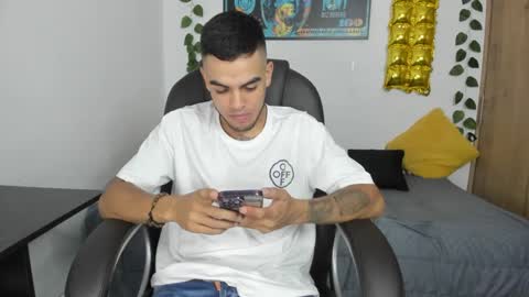 mikee_scooth online show from December 2024 08:33:01 PM