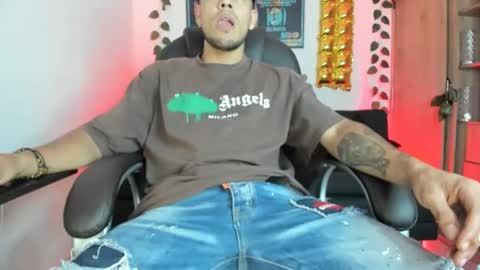 mikee_scooth online show from December 2024 04:11:01 AM