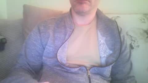 Snapshot of mikehockishuge9 chatting on January 2025 09:51:01 PM mikehockishuge9 online show from January 2025 09:51:01 PM