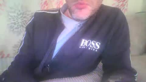 Snapshot of mikehockishuge9 chatting on January 2025 09:43:01 PM mikehockishuge9 online show from January 2025 09:43:01 PM