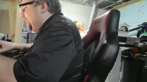 Snapshot of mikejws chatting on October 2025 07:59:01 PM mikejws online show from October 2025 07:59:01 PM