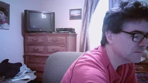 Snapshot of mikewulds chatting on April 2026 10:45:02 PM Mike online show from April 2026 10:45:02 PM