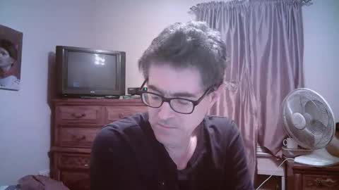 Snapshot of mikewulds chatting on April 2026 02:51:02 AM Mike online show from April 2026 02:51:02 AM