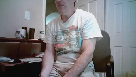 Snapshot of mikewulds chatting on May 2026 01:49:02 PM Mike online show from May 2026 01:49:02 PM