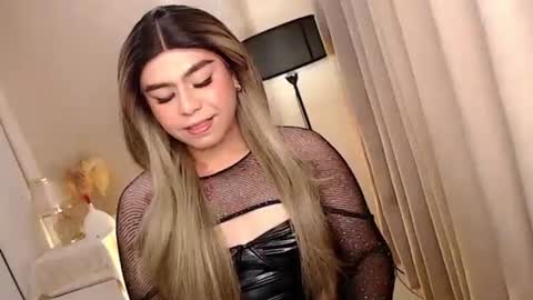 Theresa Luna online show from October 2025 05:14:01 PM