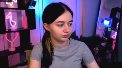 miki_ti online show from December 2025 05:45:02 AM