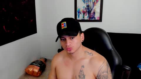 MIKKE online show from October 2025 02:27:01 PM