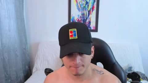 MIKKE online show from November 2025 01:51:01 PM