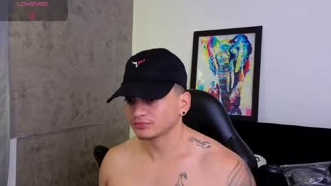 Snapshot of mikke_love chatting on June 2026 02:52:01 PM MIKKE online show from June 2026 02:52:01 PM