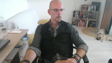 mikmik91 online show from September 2025 03:35:02 PM