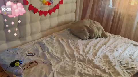 Snapshot of miko_meow chatting on September 2025 08:51:02 AM Miko online show from September 2025 08:51:02 AM