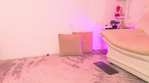 Mikoto Urb online show from September 2025 08:44:01 PM