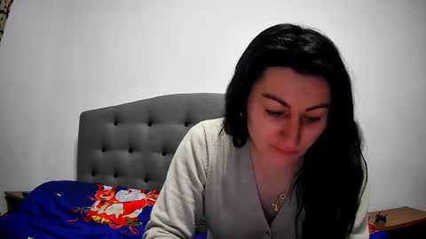 Mikyloveu online show from December 2024 05:21:01 PM