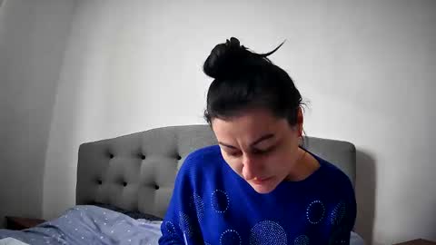 Mikyloveu online show from February 2025 12:48:02 PM