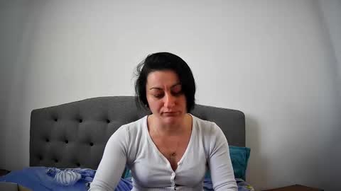 Mikyloveu online show from March 2025 03:15:02 PM