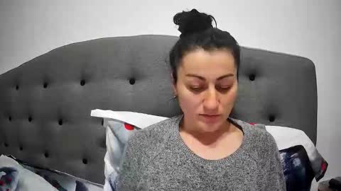 Mikyloveu online show from January 2026 03:38:01 PM