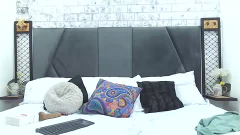 mila_adamss online show from February 2025 03:08:01 PM