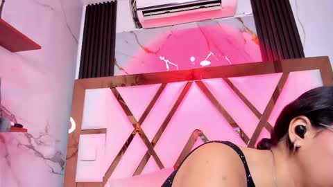 Snapshot of mila_clum chatting on November 2025 07:35:02 PM Camila online show from November 2025 07:35:02 PM