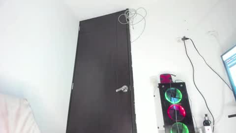 Mila Dash online show from November 2025 12:22:01 AM