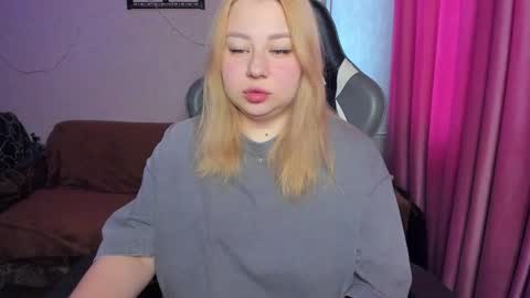 Mila shy sensual person  online show from November 2025 08:59:02 AM