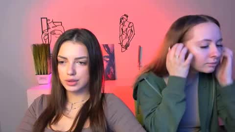 mila_glow online show from November 2025 06:01:01 AM