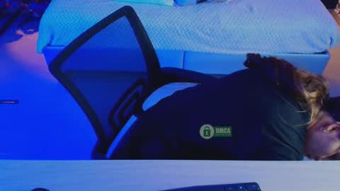 Milena  online show from November 2025 11:12:02 AM