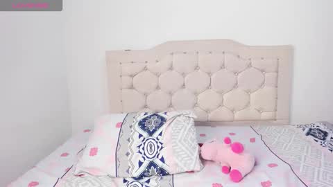 laura online show from November 2025 04:12:02 AM