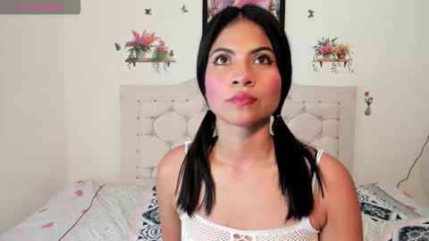 laura online show from November 2025 05:18:02 AM