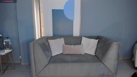 Mila online show from December 2025 02:39:01 AM