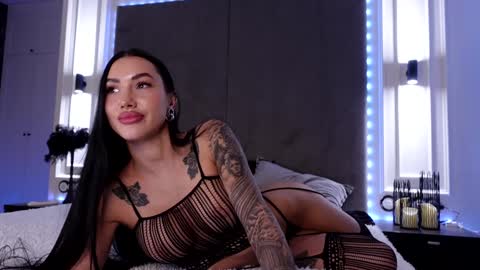 Mila       online show from December 2025 02:13:01 PM