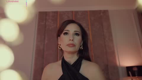        online show from October 2025 06:26:02 PM