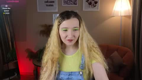 Snapshot of milana__key chatting on October 2025 09:23:01 PM Milana online show from October 2025 09:23:01 PM