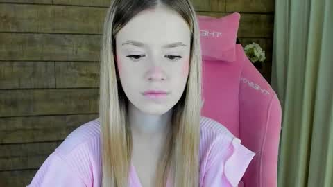 MilanaBalmain online show from October 2025 04:12:01 AM