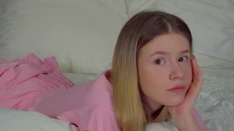 MilanaBalmain online show from November 2025 04:38:01 AM