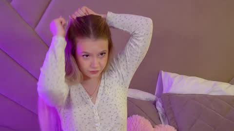 Snapshot of milanabalmain chatting on April 2026 04:21:01 AM MilanaBalmain online show from April 2026 04:21:01 AM